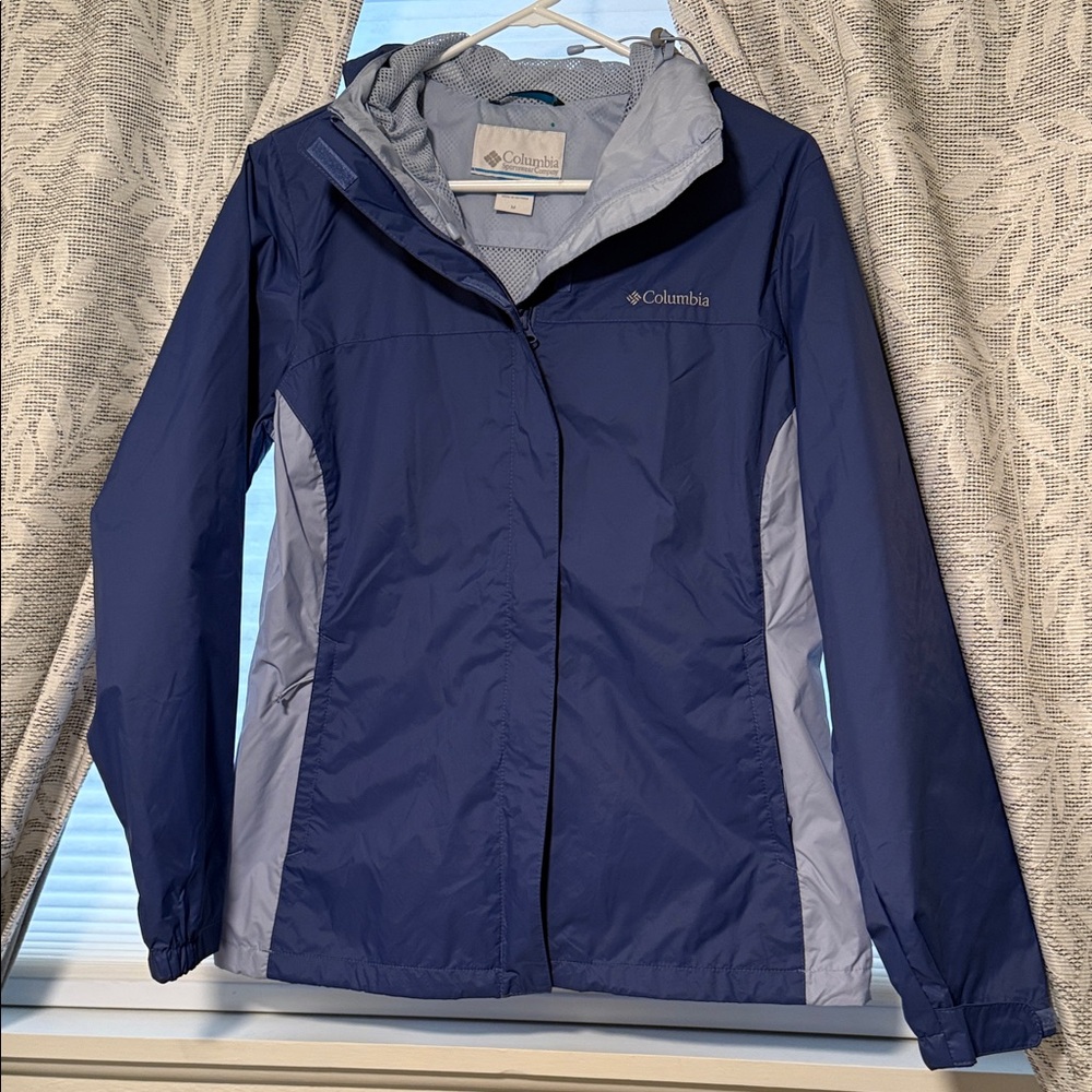 Columbia Women's Navy and Light Gray Ski Jacket